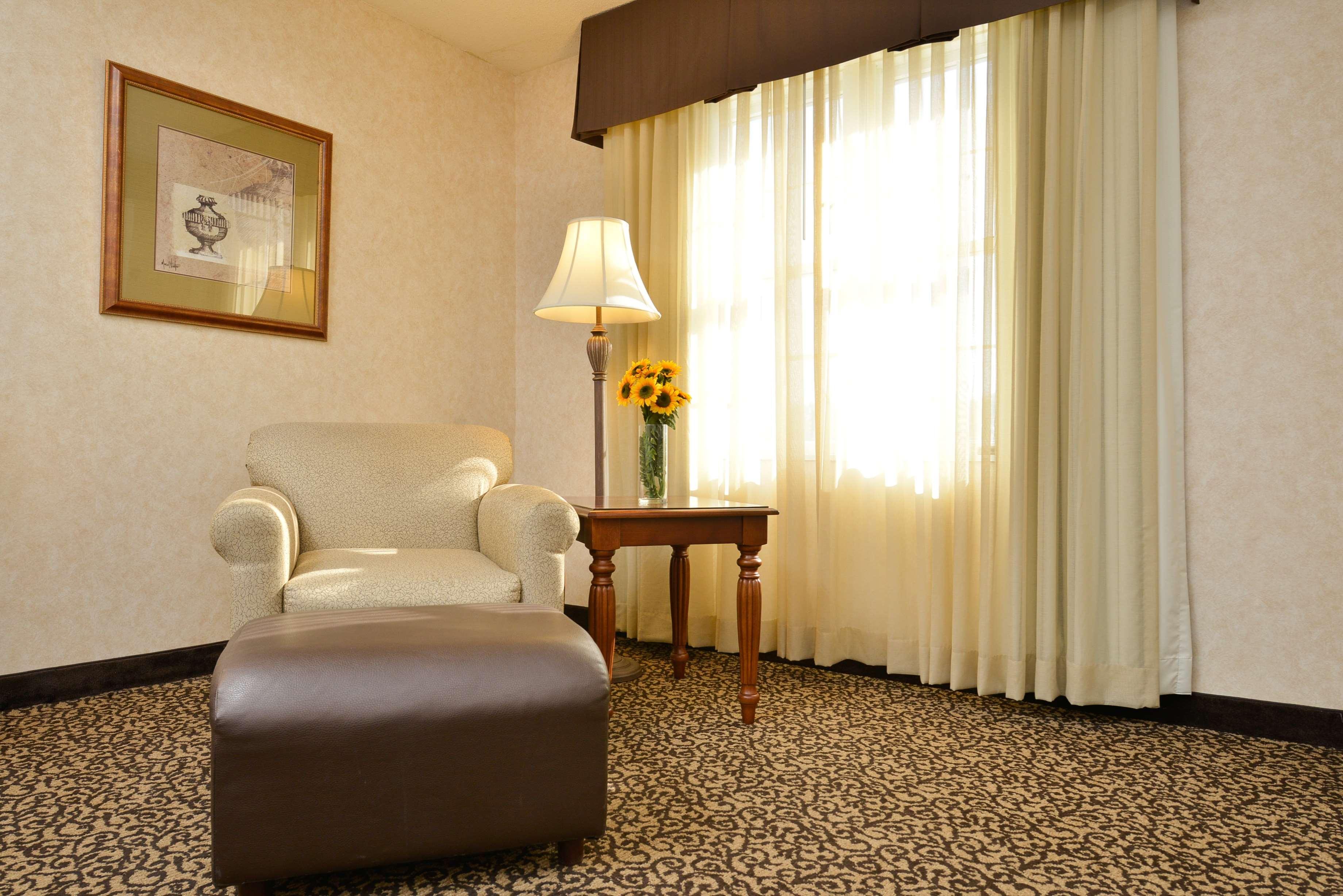 Best Western Plus Steeplegate Inn Davenport Buitenkant foto