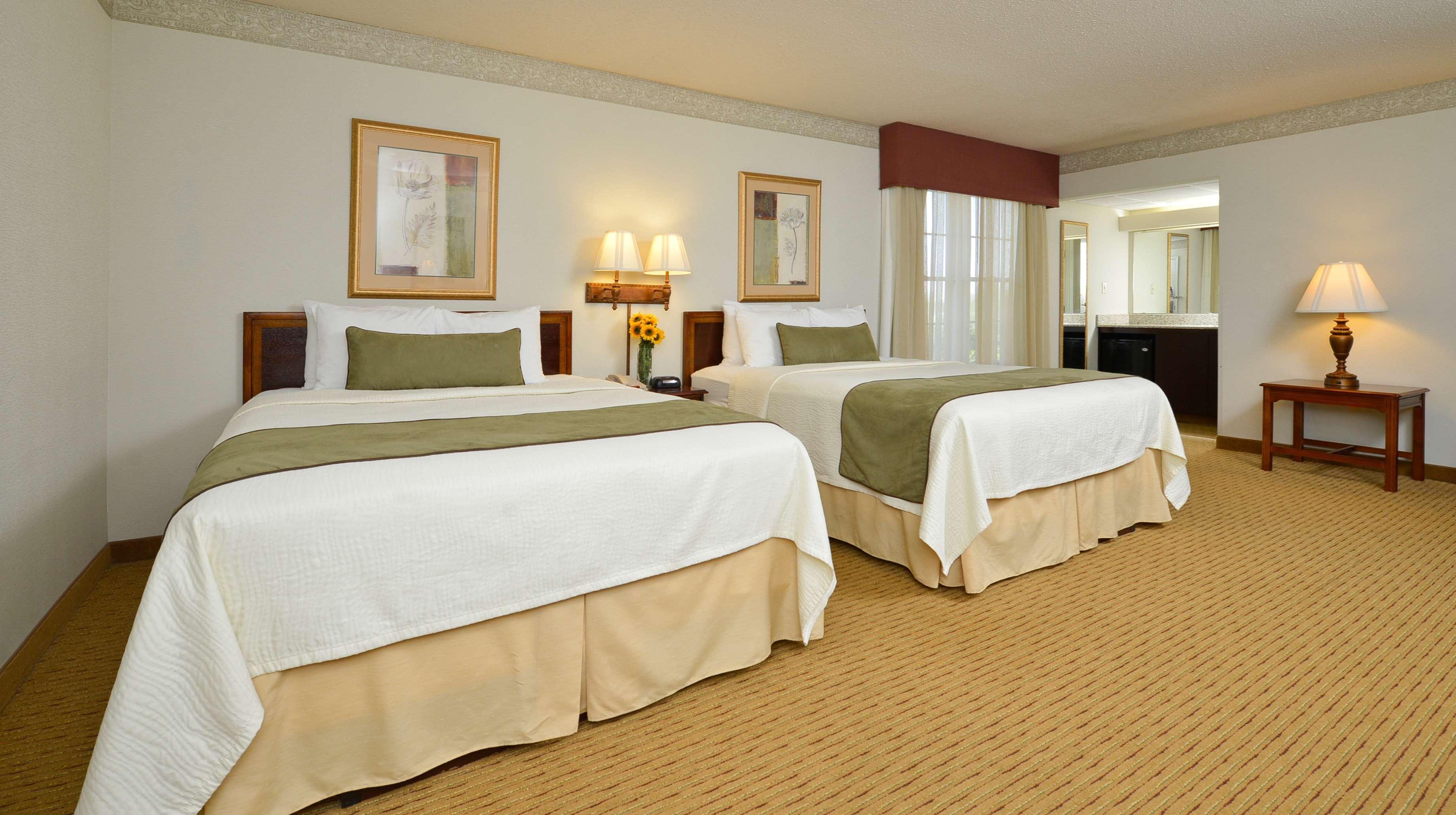 Best Western Plus Steeplegate Inn Davenport Buitenkant foto