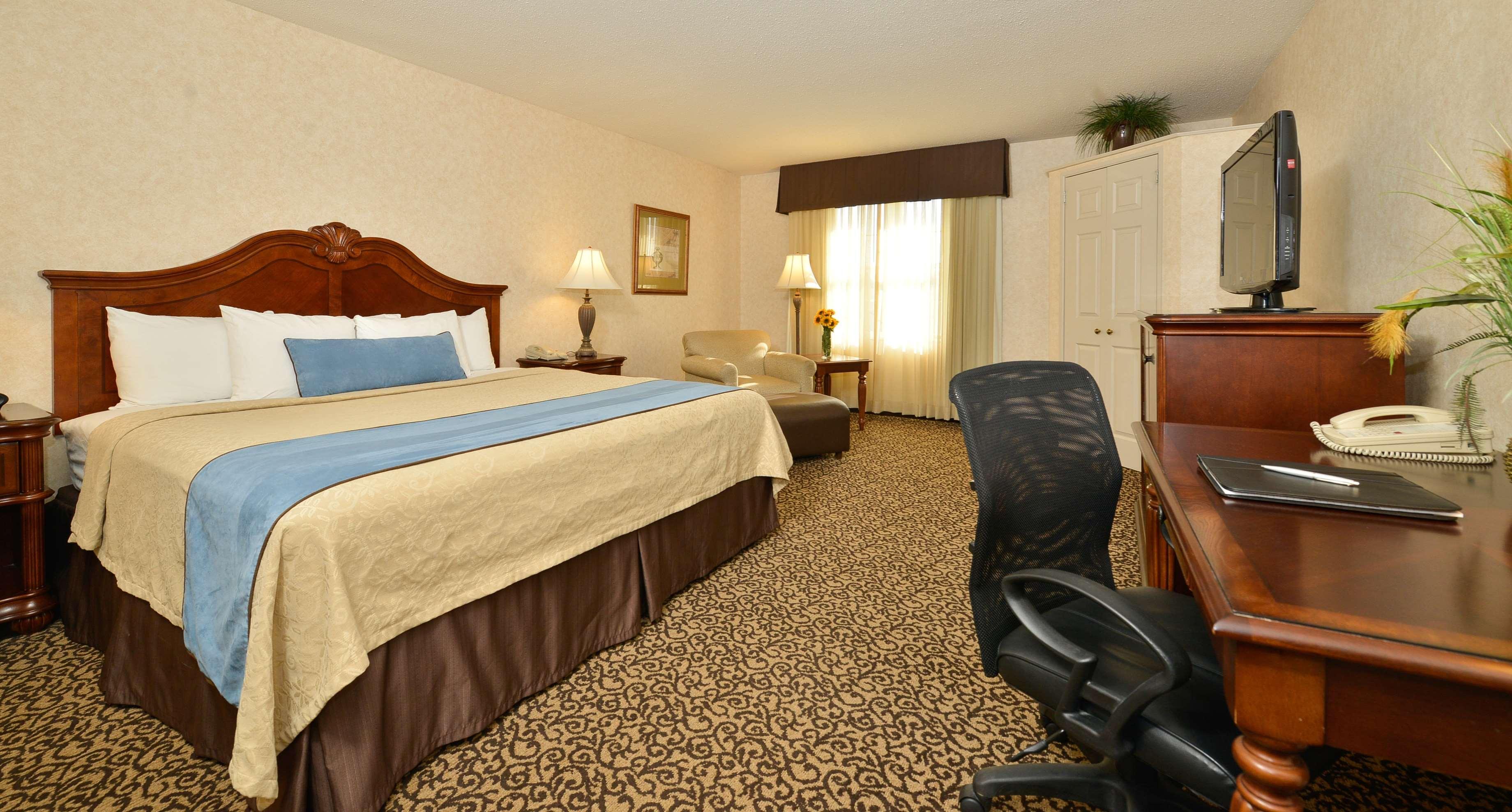 Best Western Plus Steeplegate Inn Davenport Buitenkant foto
