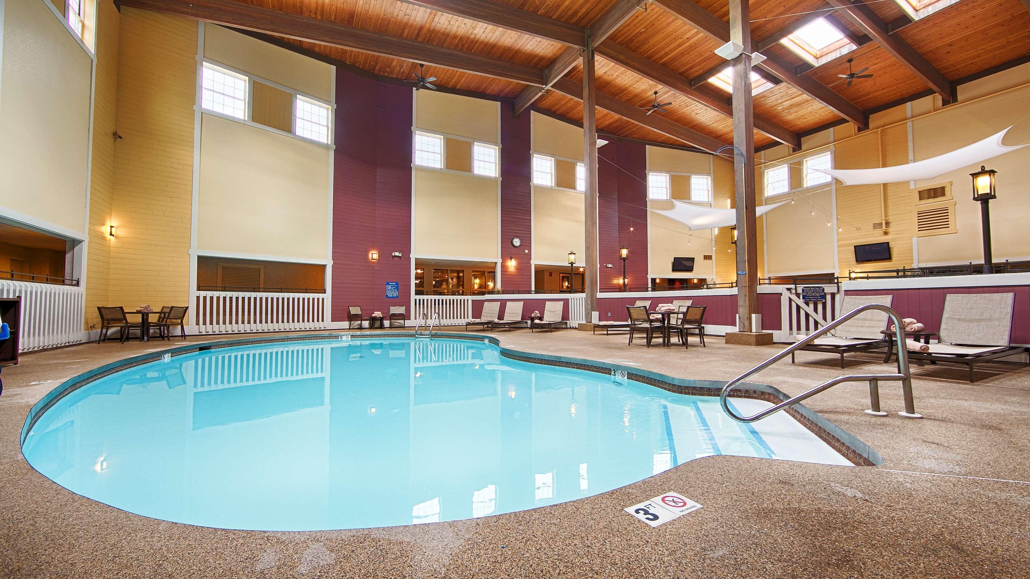 Best Western Plus Steeplegate Inn Davenport Buitenkant foto