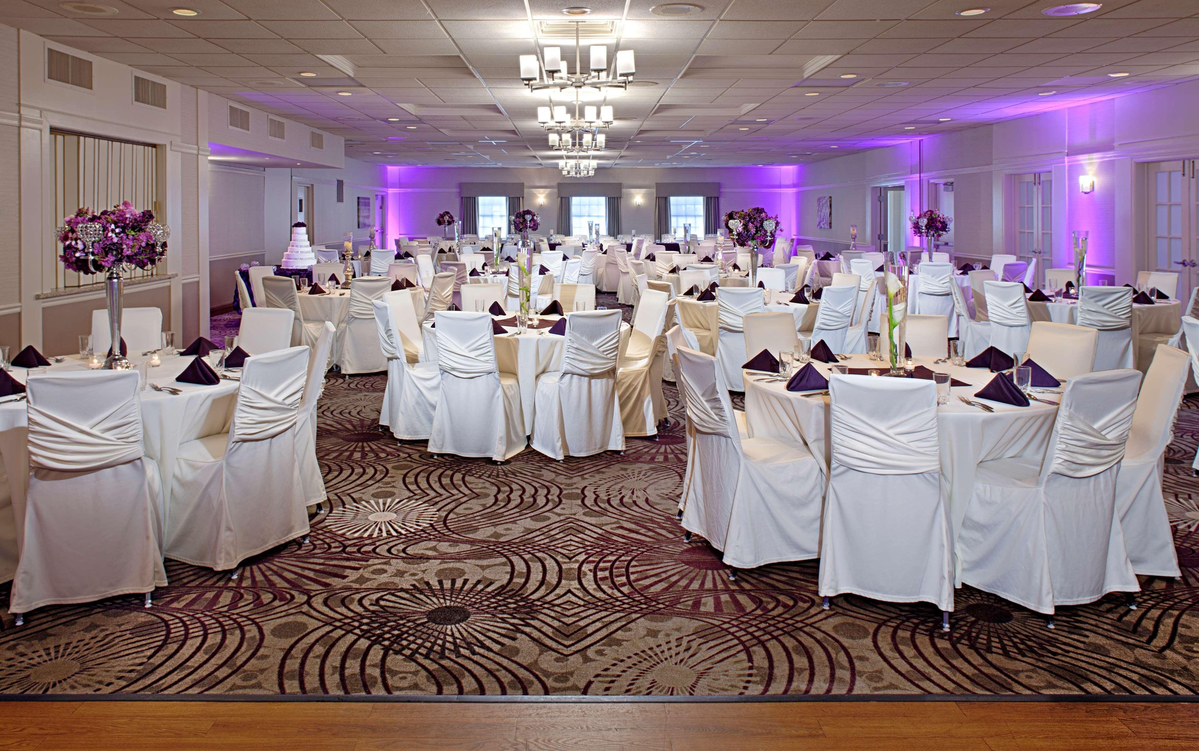 Best Western Plus Steeplegate Inn Davenport Buitenkant foto