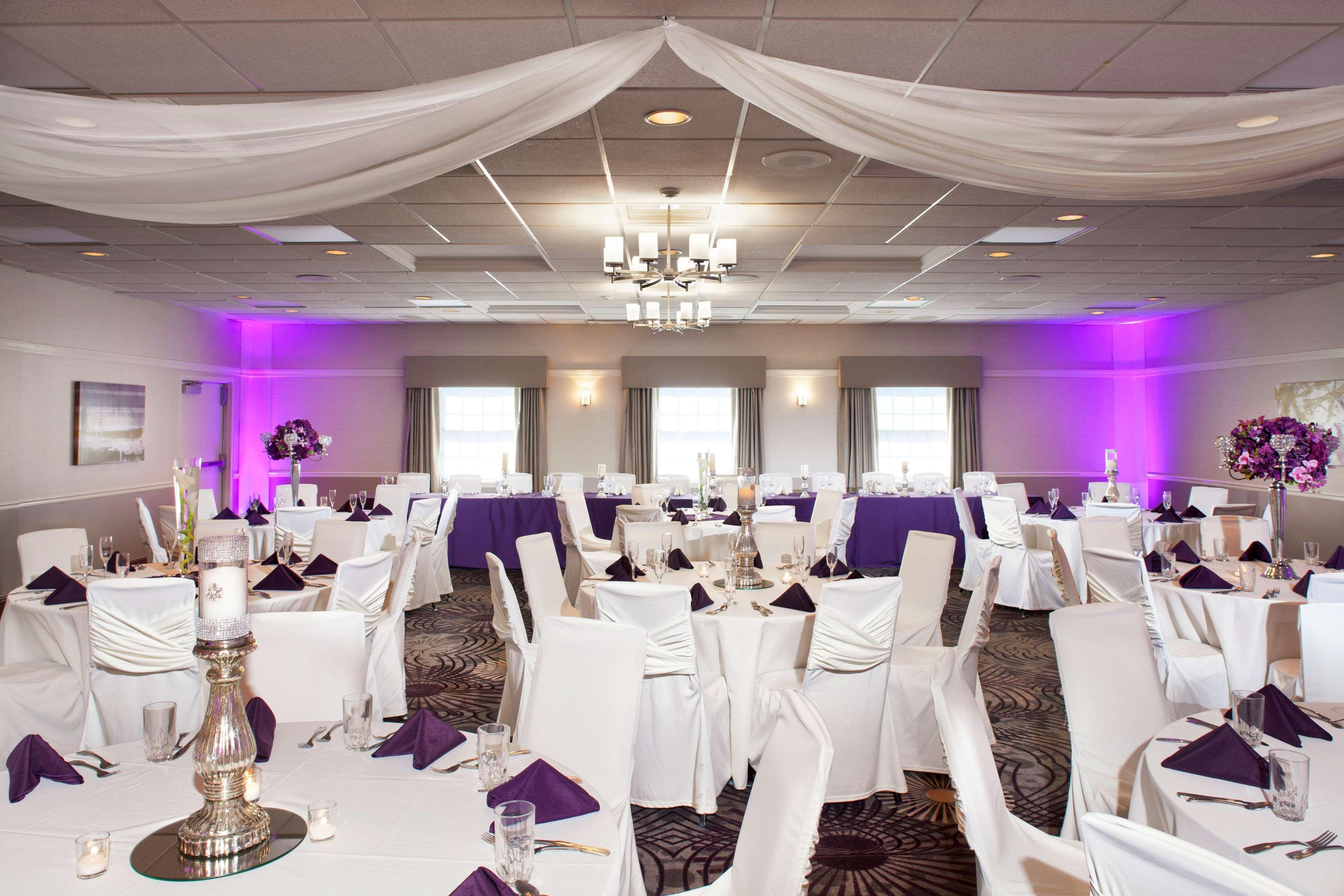 Best Western Plus Steeplegate Inn Davenport Buitenkant foto