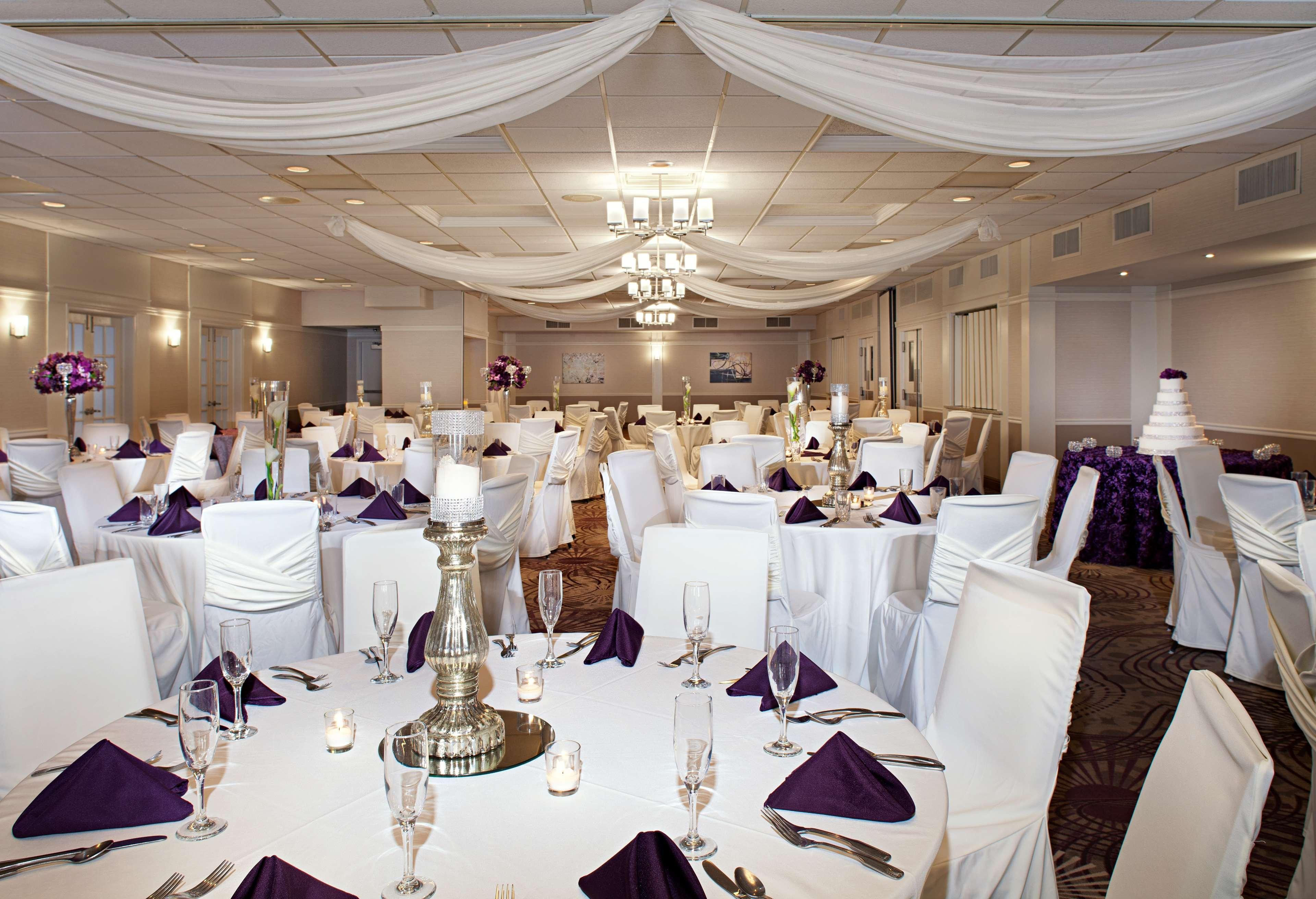 Best Western Plus Steeplegate Inn Davenport Buitenkant foto