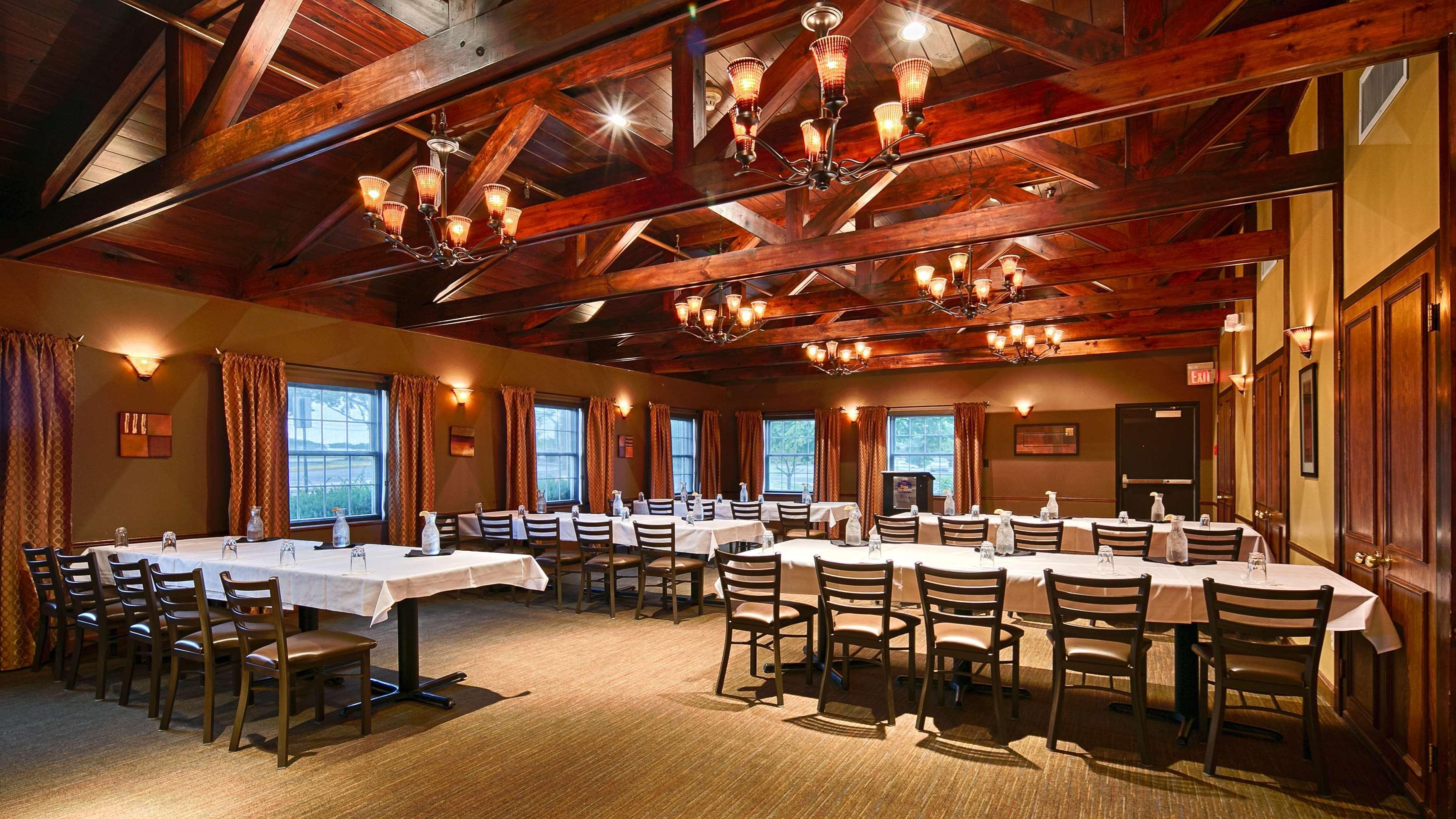 Best Western Plus Steeplegate Inn Davenport Buitenkant foto