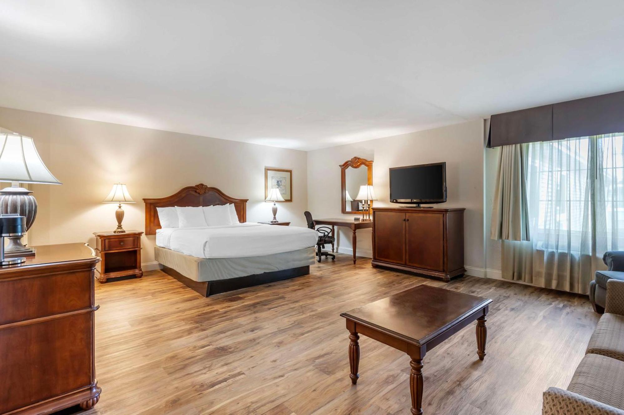 Best Western Plus Steeplegate Inn Davenport Buitenkant foto