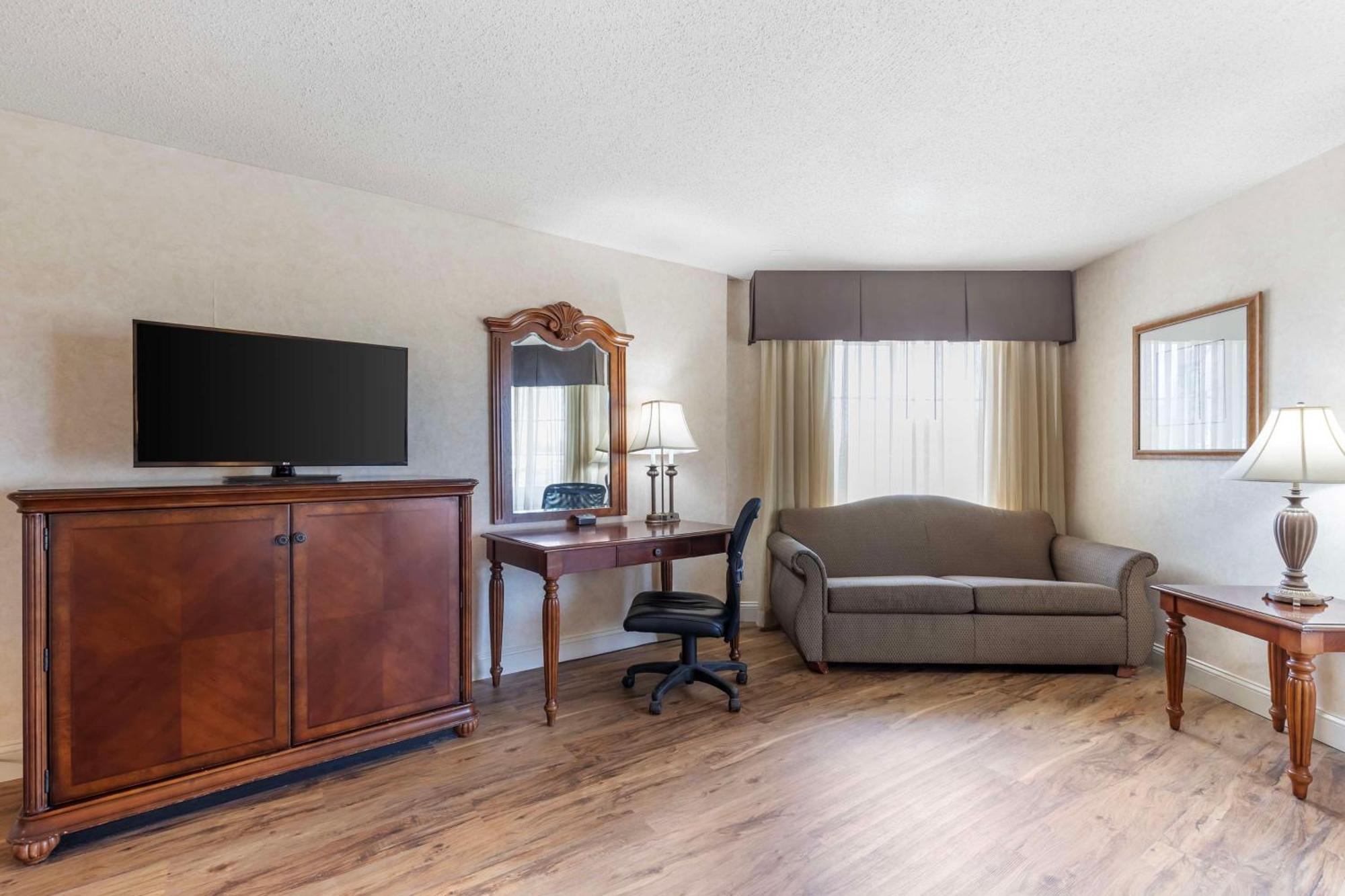 Best Western Plus Steeplegate Inn Davenport Buitenkant foto