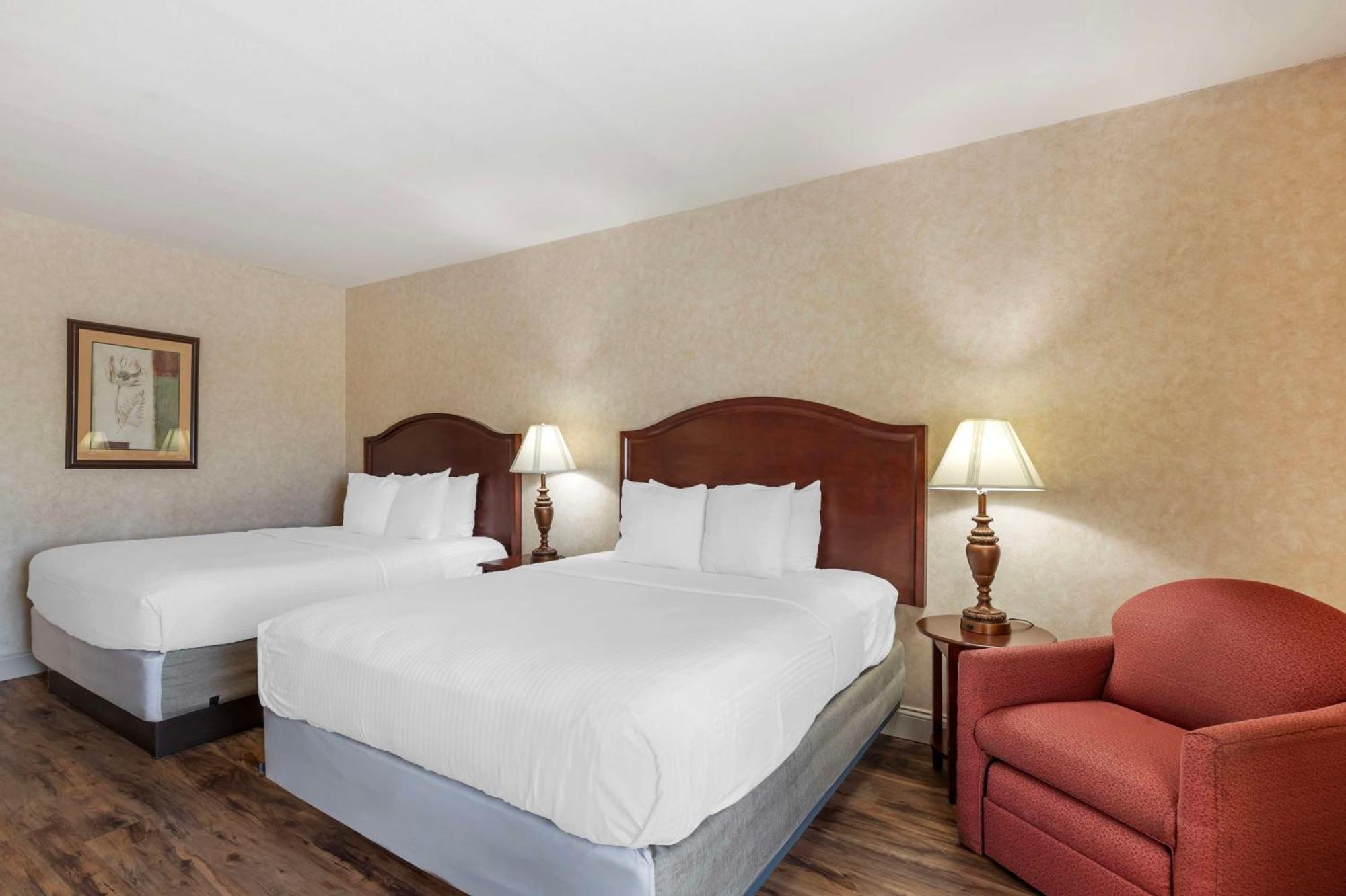 Best Western Plus Steeplegate Inn Davenport Buitenkant foto