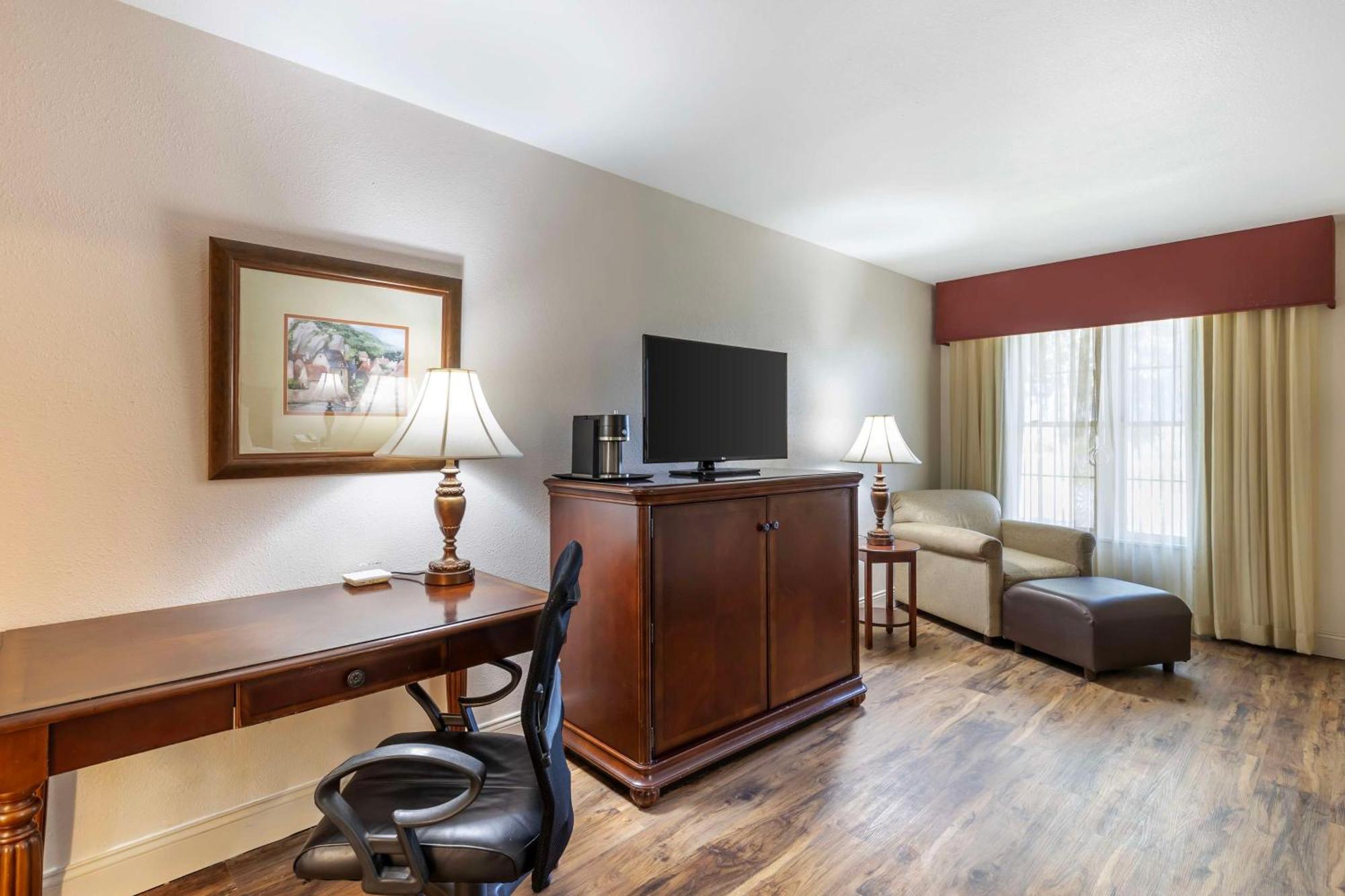 Best Western Plus Steeplegate Inn Davenport Buitenkant foto