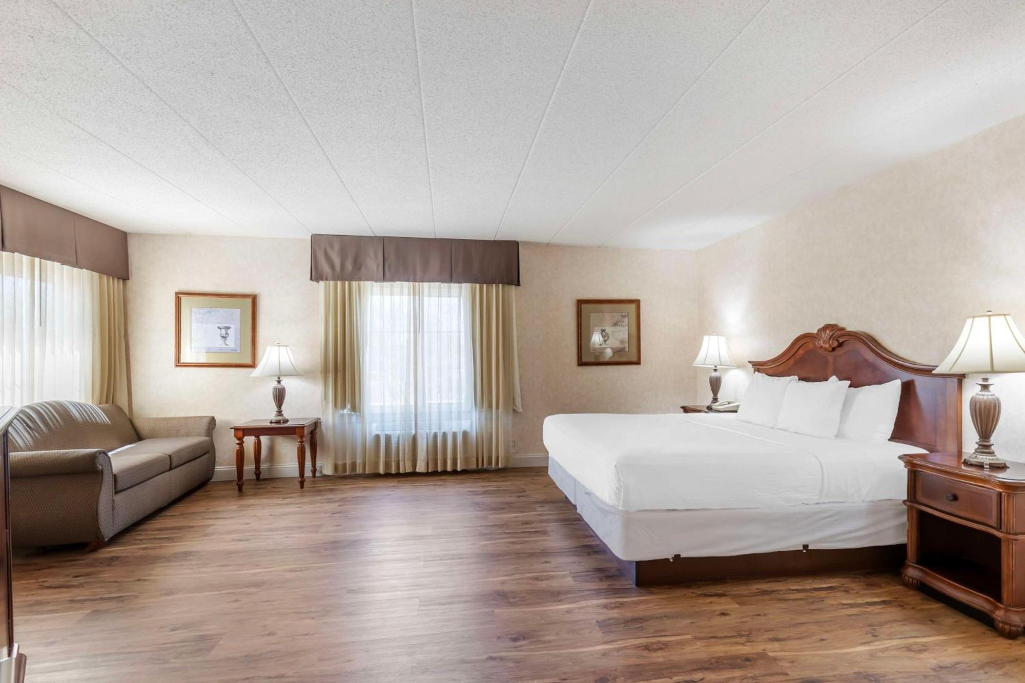 Best Western Plus Steeplegate Inn Davenport Buitenkant foto