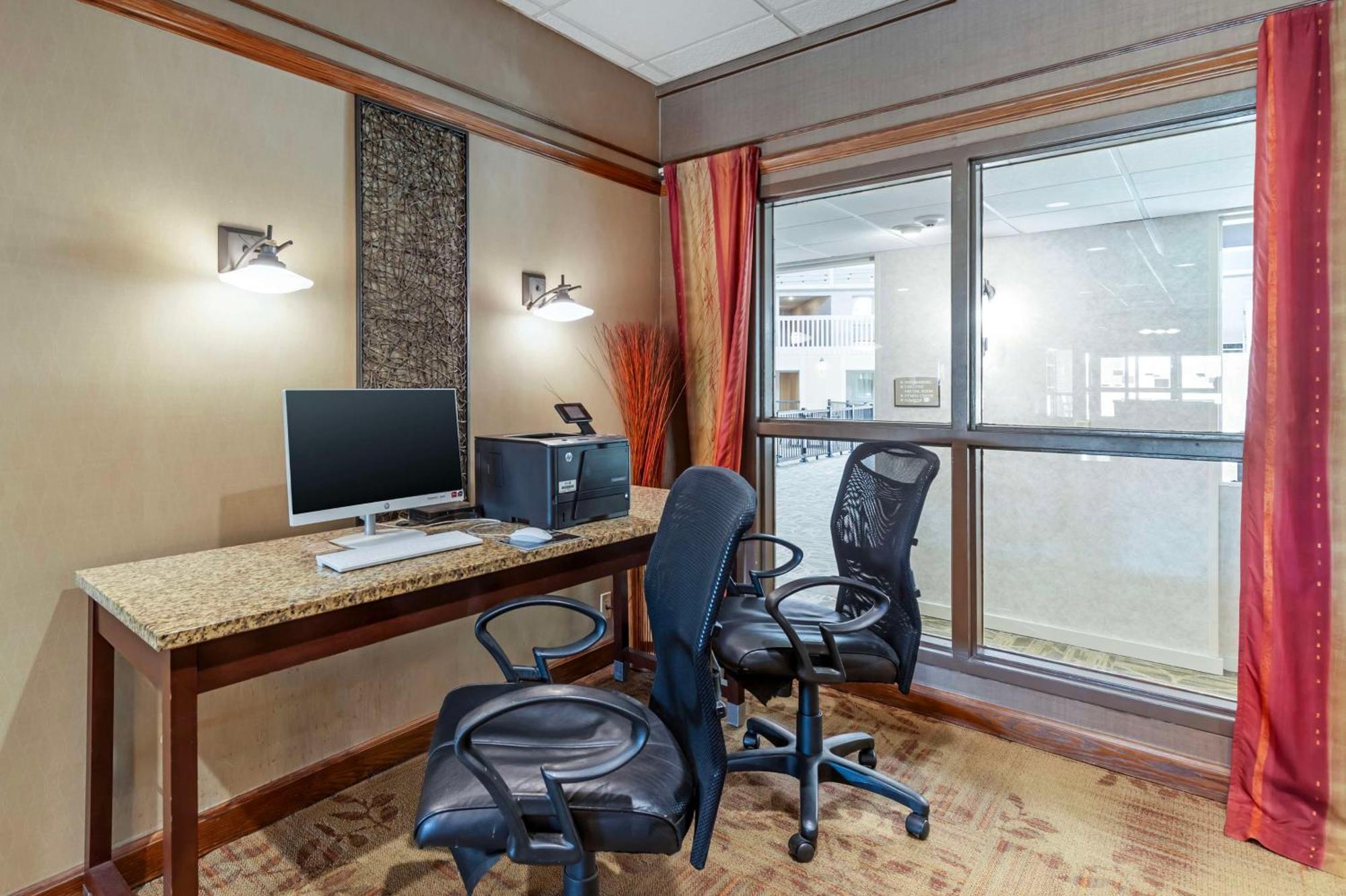 Best Western Plus Steeplegate Inn Davenport Buitenkant foto